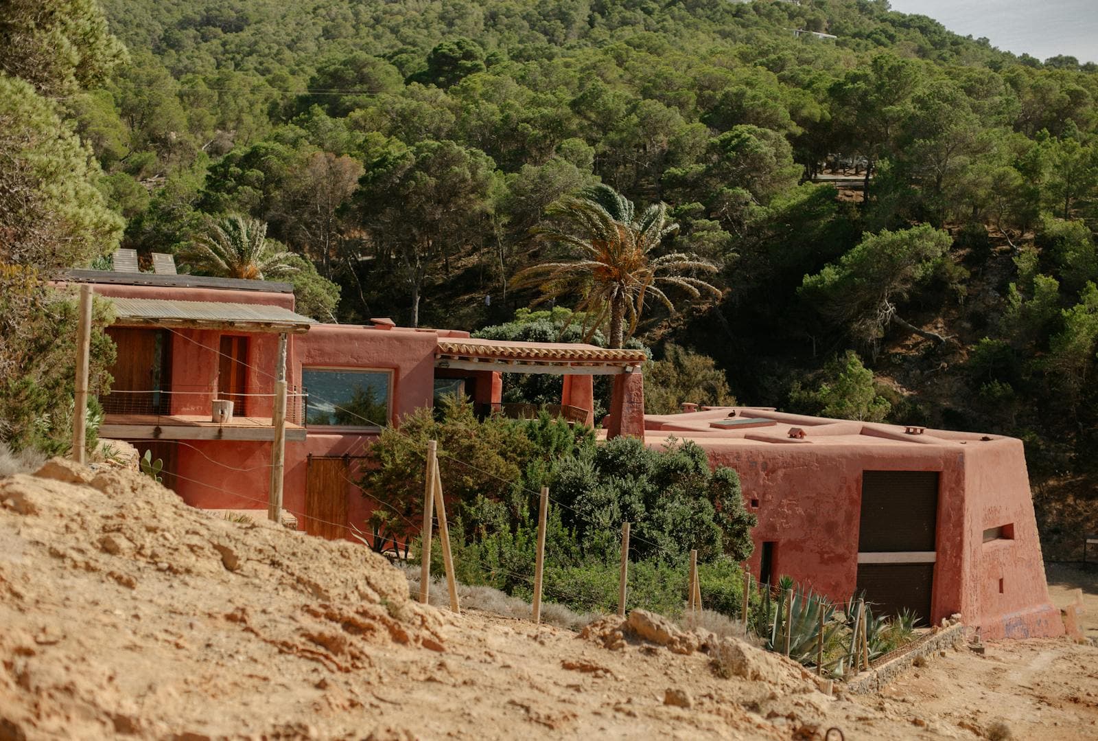Late night wedding dancefloor at a private villa in Mallorca during the final dance hour